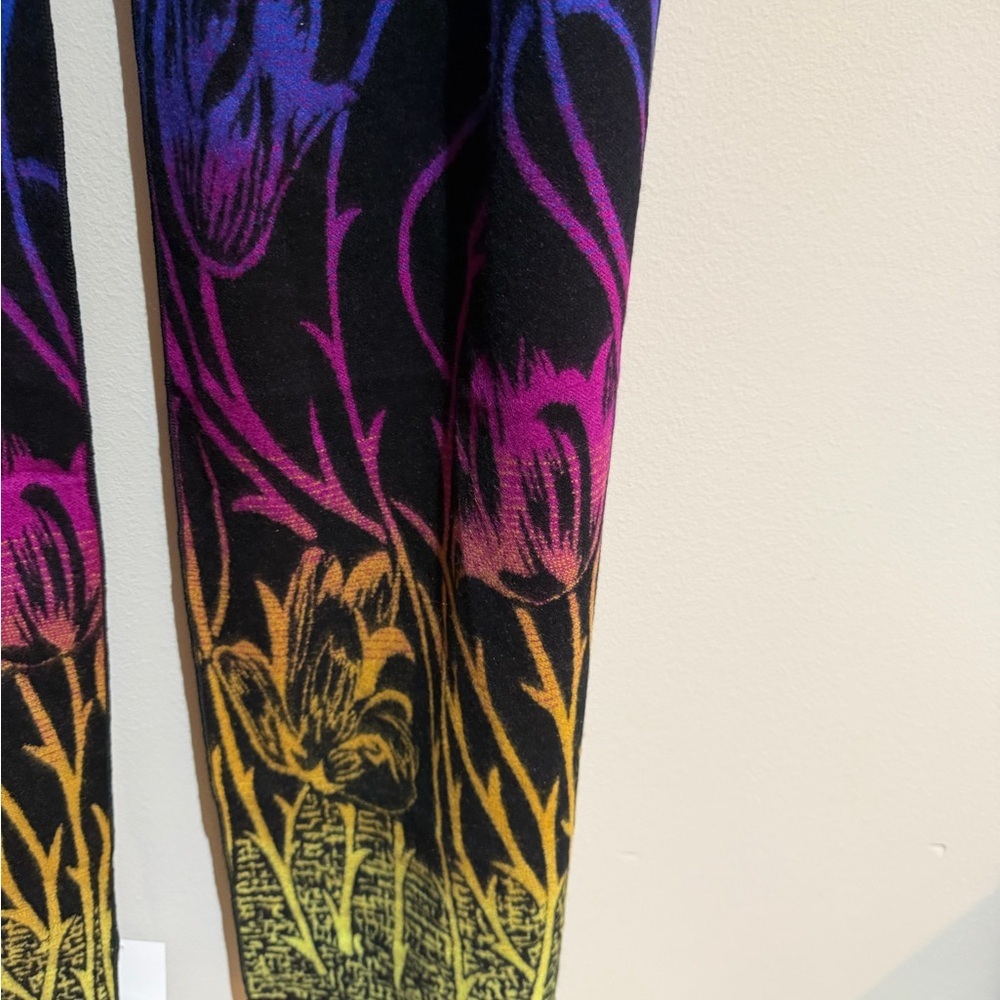 NWT Scarf 100% Cashmere Rapti bold floral colorful 12x76 inches long - Picture 6 of 15